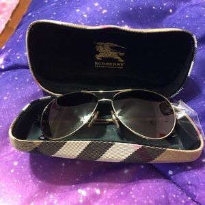 Burberry sunglasses!!